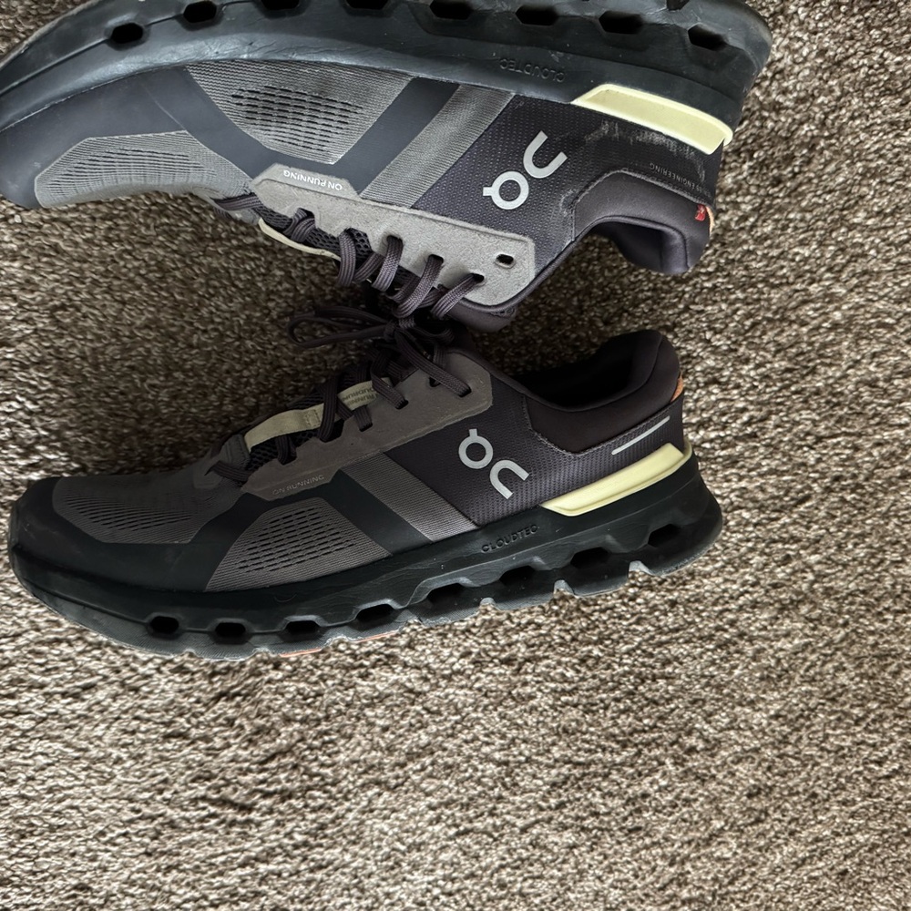 On Running Men's Gray and Black Athletic Shoes